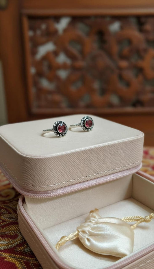 Red Stone Oxidised Silver Toe Ring (Pair)