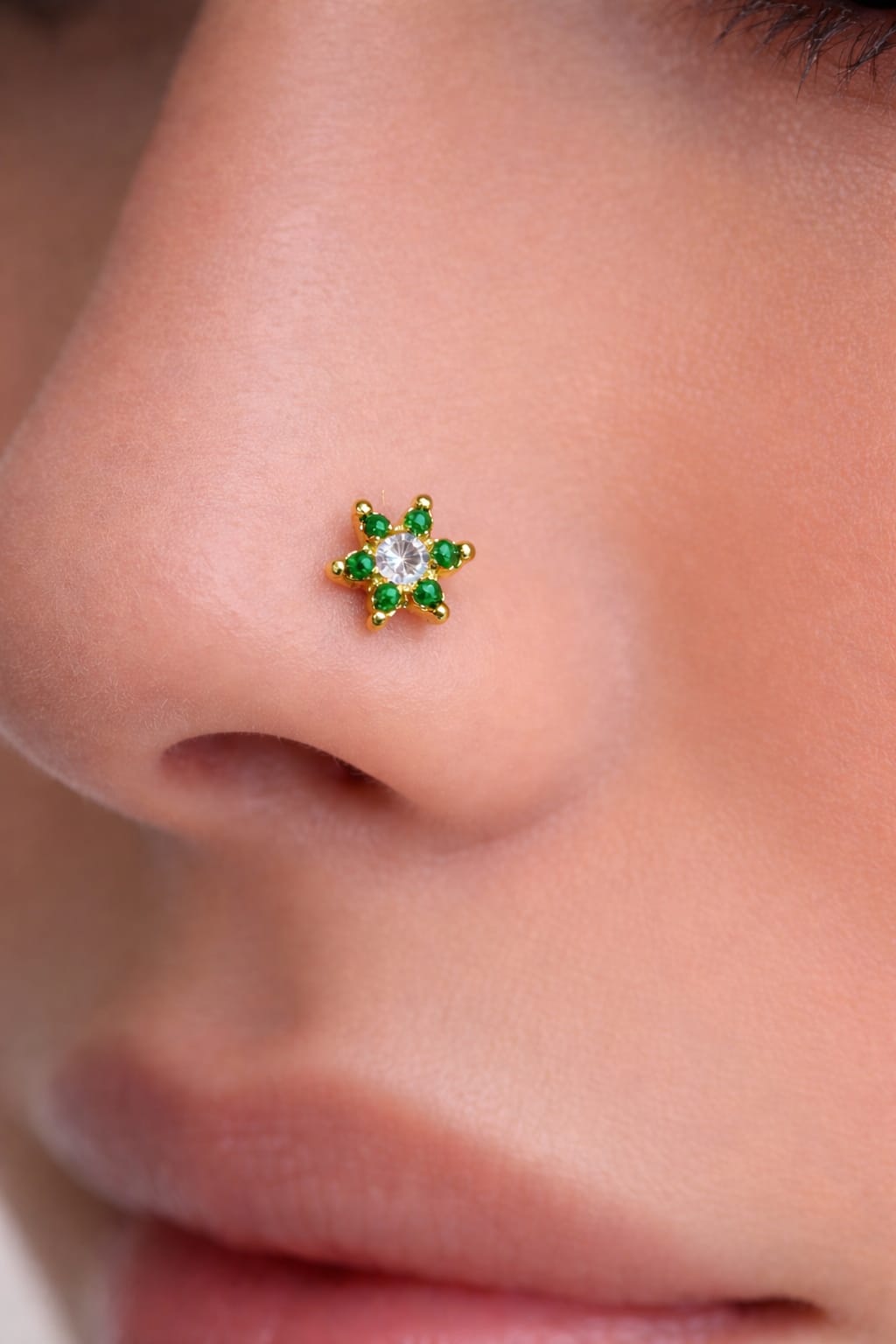 Emerald Bloom 925 Silver Nose Pin
