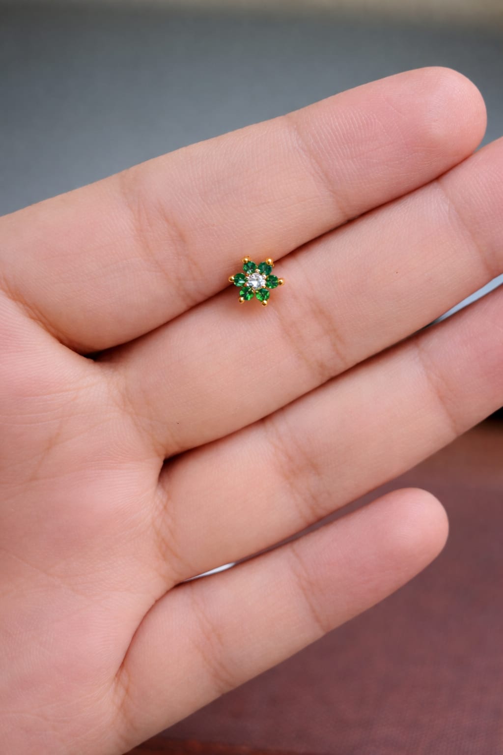 Emerald Bloom 925 Silver Nose Pin