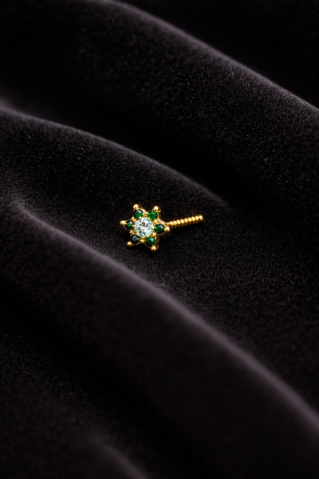 Emerald Bloom 925 Silver Nose Pin