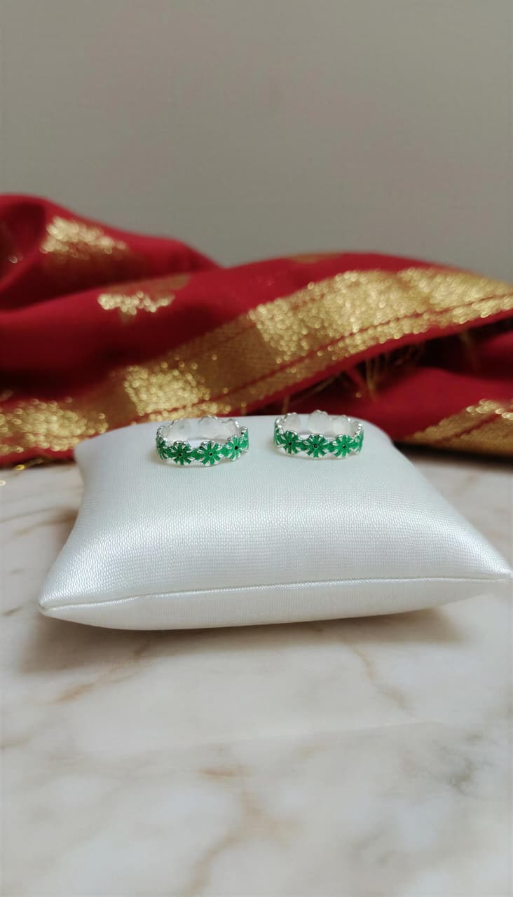 Emerald Bloom 925 Silver Toe Rings (Pair)