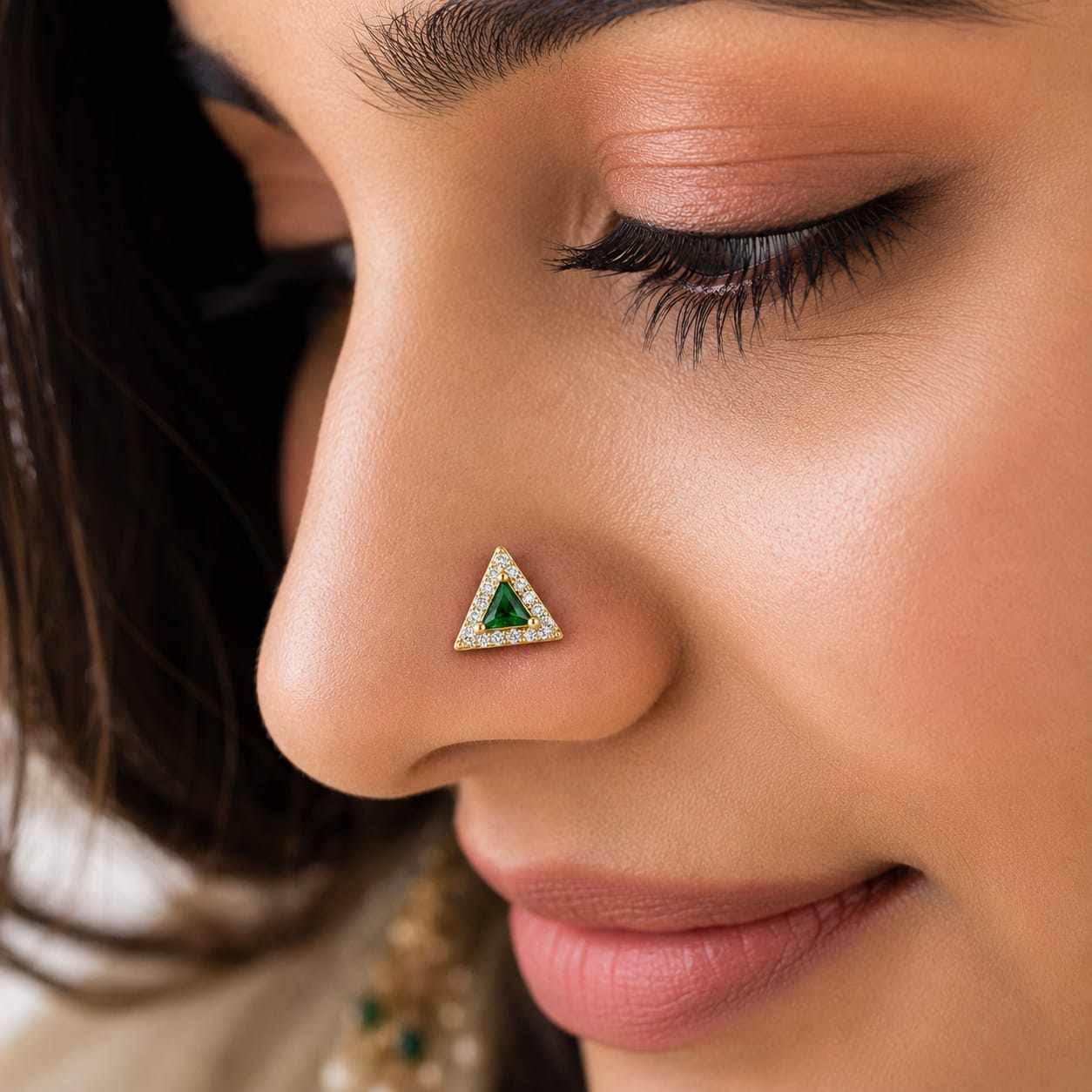 Emerald Triangle 925 Silver Nose Pin
